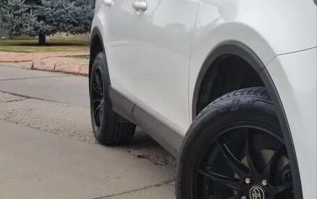 Toyota RAV4, 2017 год, 1 725 000 рублей, 11 фотография