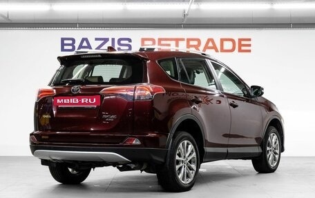 Toyota RAV4, 2017 год, 1 990 000 рублей, 6 фотография