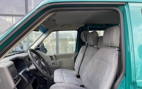 Volkswagen Transporter T4, 2002 год, 1 099 000 рублей, 13 фотография