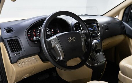 Hyundai H-1 II рестайлинг, 2019 год, 3 300 000 рублей, 10 фотография