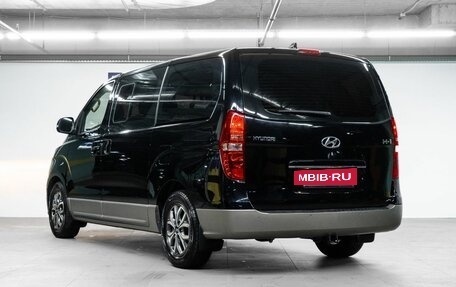 Hyundai H-1 II рестайлинг, 2019 год, 3 300 000 рублей, 8 фотография