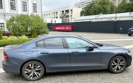 Volvo S60 III, 2022 год, 3 900 000 рублей, 6 фотография