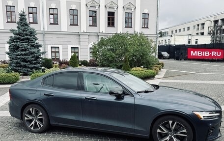 Volvo S60 III, 2022 год, 3 900 000 рублей, 4 фотография