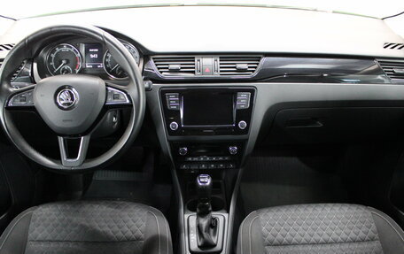 Skoda Rapid I, 2017 год, 1 395 000 рублей, 9 фотография