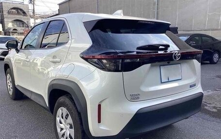 Toyota Yaris, 2023 год, 1 675 000 рублей, 4 фотография