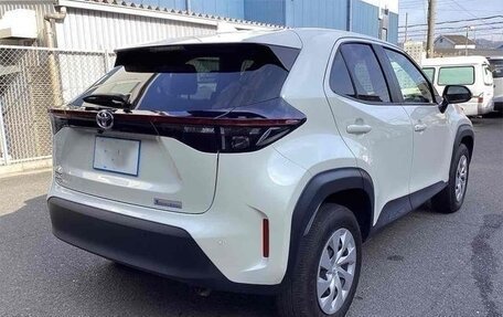 Toyota Yaris, 2023 год, 1 675 000 рублей, 6 фотография