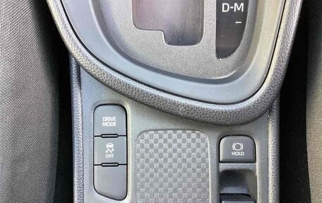 Toyota Yaris, 2023 год, 1 675 000 рублей, 9 фотография