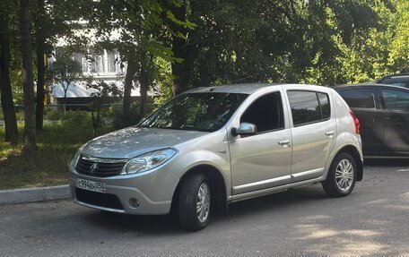 Renault Sandero I, 2013 год, 570 000 рублей, 2 фотография