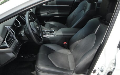 Toyota Camry, 2021 год, 3 190 000 рублей, 12 фотография