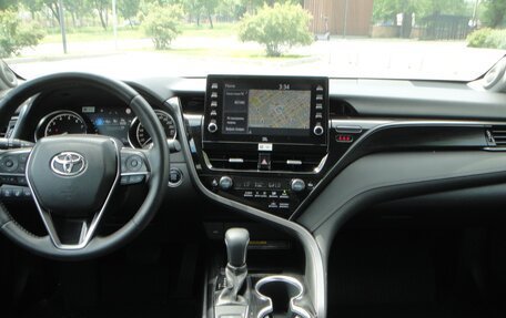 Toyota Camry, 2021 год, 3 190 000 рублей, 15 фотография
