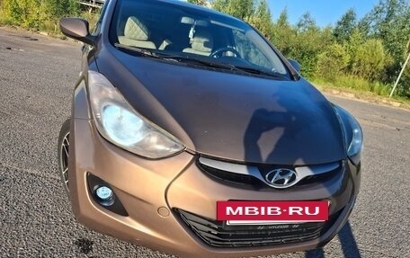Hyundai Elantra V, 2013 год, 500 000 рублей, 2 фотография