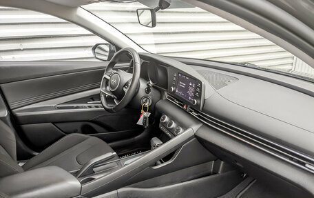 Hyundai Elantra, 2022 год, 2 100 000 рублей, 11 фотография