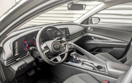 Hyundai Elantra, 2022 год, 2 100 000 рублей, 16 фотография