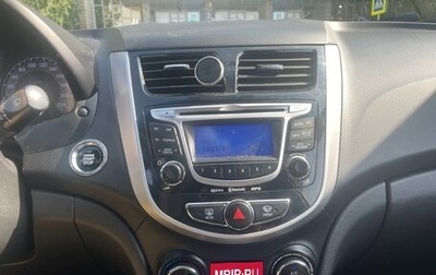 Hyundai Solaris II рестайлинг, 2011 год, 810 000 рублей, 1 фотография