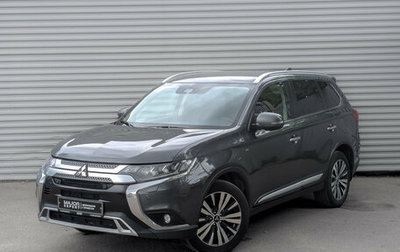 Mitsubishi Outlander III рестайлинг 3, 2019 год, 2 600 000 рублей, 1 фотография