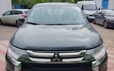 Mitsubishi Outlander III рестайлинг 3, 2017 год, 2 150 000 рублей, 2 фотография