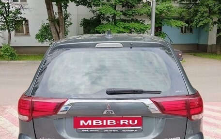 Mitsubishi Outlander III рестайлинг 3, 2017 год, 2 150 000 рублей, 6 фотография