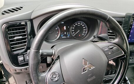 Mitsubishi Outlander III рестайлинг 3, 2017 год, 2 150 000 рублей, 10 фотография