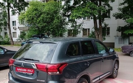 Mitsubishi Outlander III рестайлинг 3, 2017 год, 2 150 000 рублей, 5 фотография