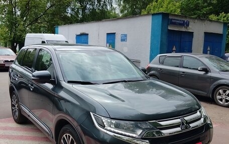 Mitsubishi Outlander III рестайлинг 3, 2017 год, 2 150 000 рублей, 3 фотография
