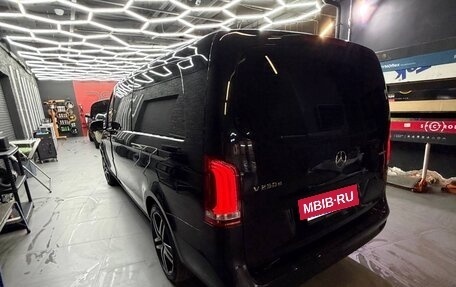 Mercedes-Benz V-Класс, 2022 год, 9 500 000 рублей, 2 фотография