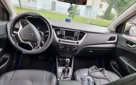 Hyundai Solaris II рестайлинг, 2017 год, 990 000 рублей, 5 фотография