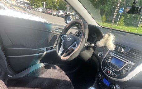 Hyundai Solaris II рестайлинг, 2011 год, 810 000 рублей, 5 фотография