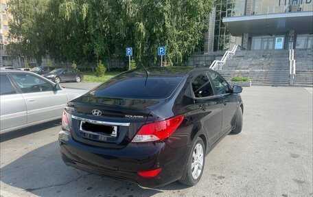 Hyundai Solaris II рестайлинг, 2011 год, 810 000 рублей, 3 фотография