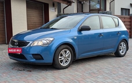 KIA cee'd I рестайлинг, 2010 год, 680 000 рублей, 3 фотография
