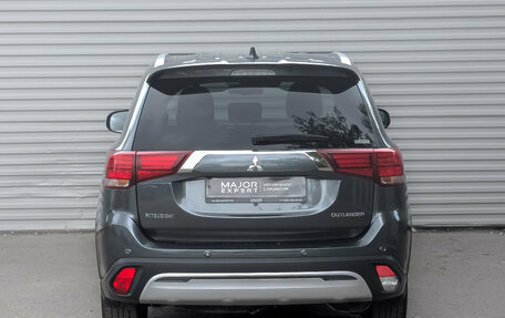 Mitsubishi Outlander III рестайлинг 3, 2019 год, 2 600 000 рублей, 6 фотография
