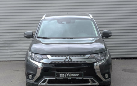 Mitsubishi Outlander III рестайлинг 3, 2019 год, 2 600 000 рублей, 2 фотография