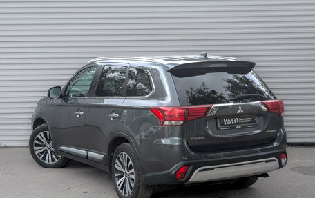 Mitsubishi Outlander III рестайлинг 3, 2019 год, 2 600 000 рублей, 7 фотография