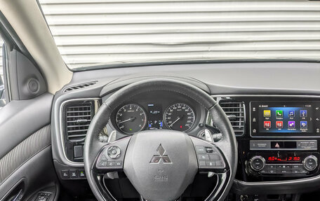 Mitsubishi Outlander III рестайлинг 3, 2019 год, 2 600 000 рублей, 22 фотография