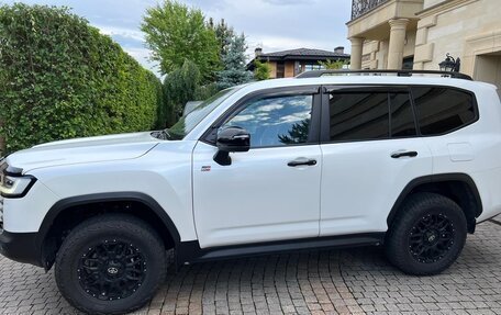 Toyota Land Cruiser, 2022 год, 10 900 000 рублей, 3 фотография