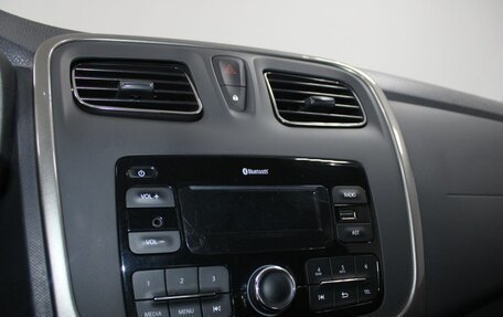Renault Logan II, 2019 год, 859 900 рублей, 17 фотография