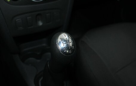 Renault Logan II, 2019 год, 859 900 рублей, 18 фотография