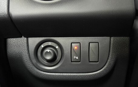 Renault Sandero II рестайлинг, 2017 год, 1 195 000 рублей, 17 фотография