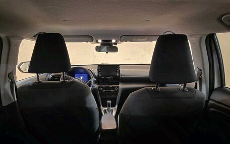 Toyota Yaris Cross, 2023 год, 1 750 000 рублей, 2 фотография