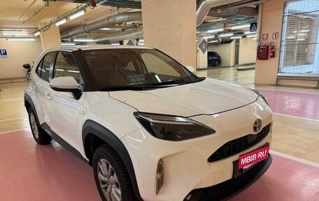 Toyota Yaris Cross, 2023 год, 1 750 000 рублей, 5 фотография