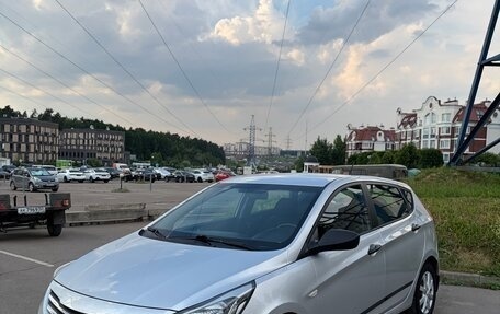 Hyundai Solaris II рестайлинг, 2014 год, 800 000 рублей, 3 фотография