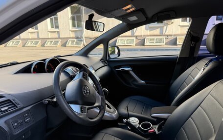 Toyota Verso I, 2011 год, 1 250 000 рублей, 8 фотография