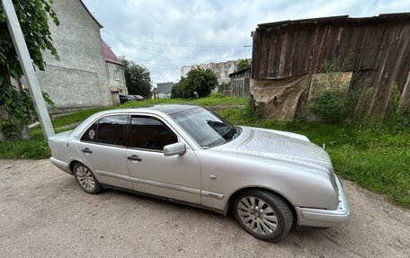 Mercedes-Benz E-Класс, 1996 год, 230 000 рублей, 2 фотография