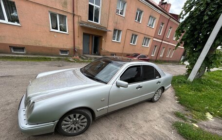 Mercedes-Benz E-Класс, 1996 год, 230 000 рублей, 3 фотография