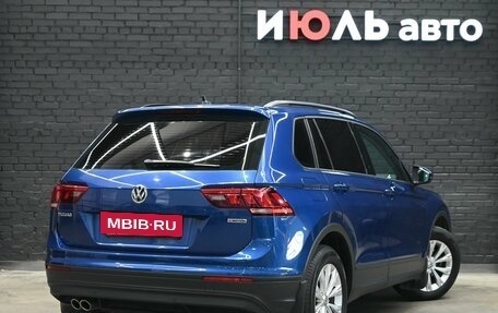 Volkswagen Tiguan II, 2020 год, 3 020 000 рублей, 7 фотография
