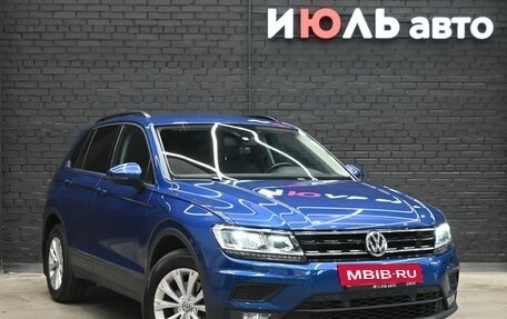 Volkswagen Tiguan II, 2020 год, 3 020 000 рублей, 3 фотография