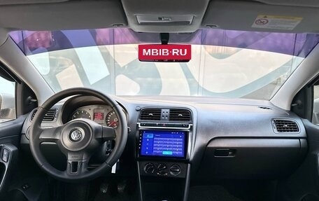 Volkswagen Polo VI (EU Market), 2011 год, 810 000 рублей, 2 фотография