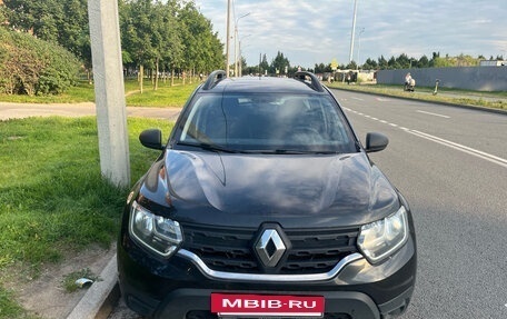 Renault Duster, 2022 год, 1 800 000 рублей, 2 фотография