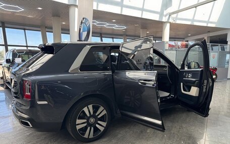 Rolls-Royce Cullinan, 2019 год, 23 900 000 рублей, 20 фотография