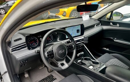 KIA K5, 2021 год, 1 700 000 рублей, 19 фотография