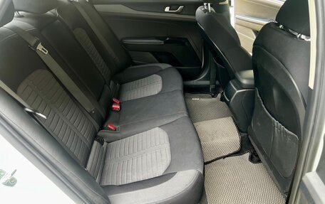 KIA K5, 2021 год, 1 700 000 рублей, 23 фотография